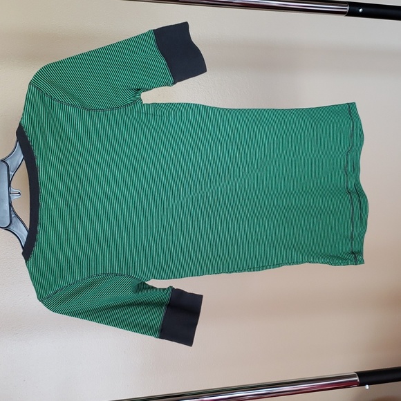 Old Navy t-shirt - Picture 3 of 3